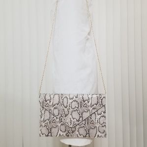 BC HANDBAGS SNAKE CLUTCH - WHITE